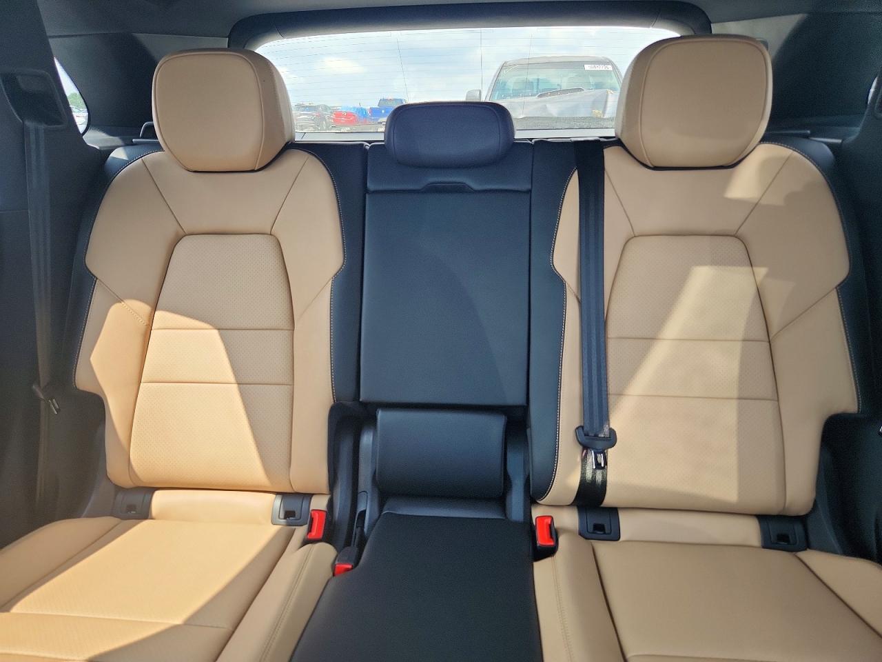 2026 PORSCHE CAYENNE