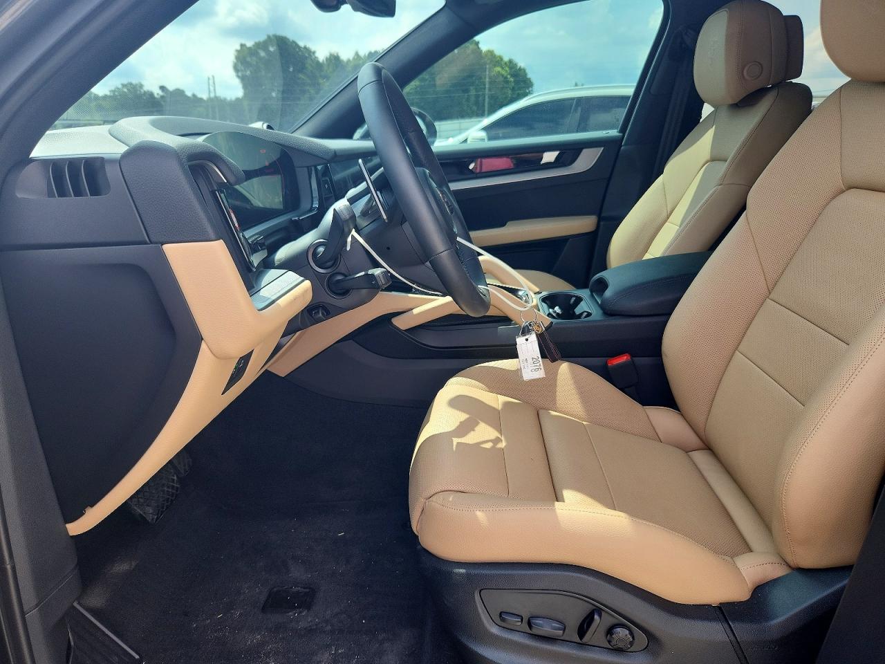 2026 PORSCHE CAYENNE