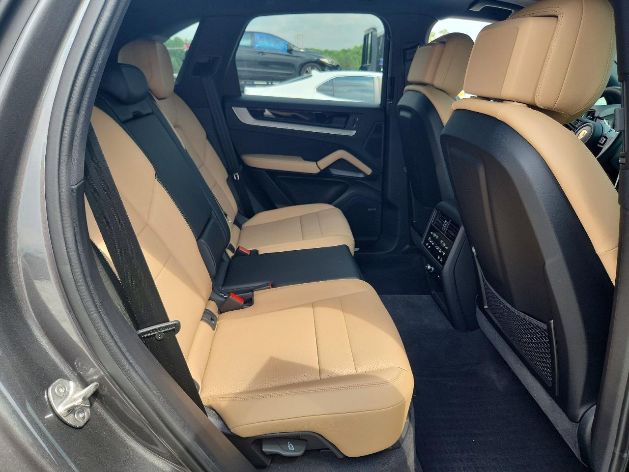 2026 PORSCHE CAYENNE