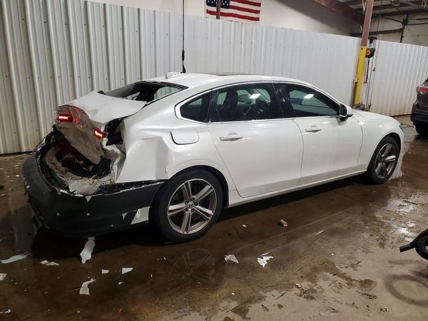 2018 VOLVO S90 Momentum