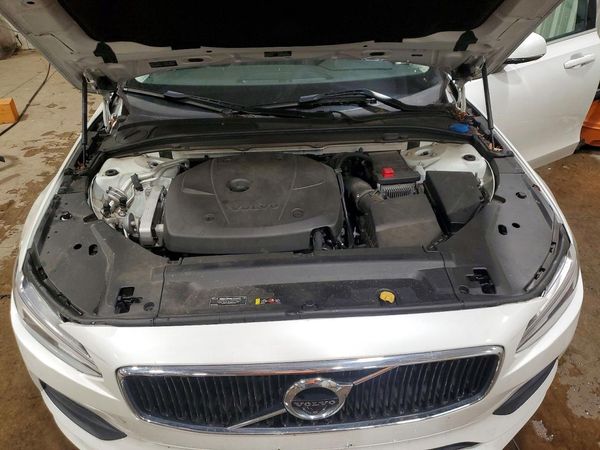2018 VOLVO S90 Momentum