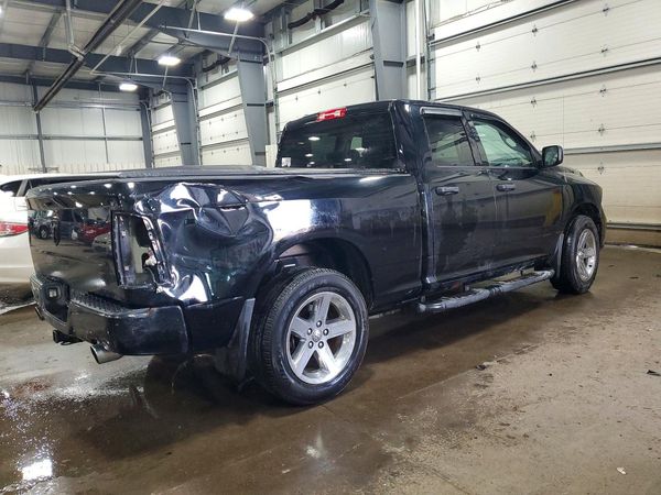 2015 RAM 1500 ST QUAD CAB 4X4