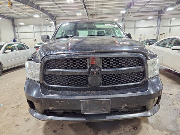 2015 RAM 1500 ST QUAD CAB 4X4