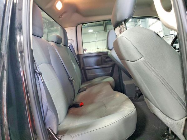 2015 RAM 1500 ST QUAD CAB 4X4