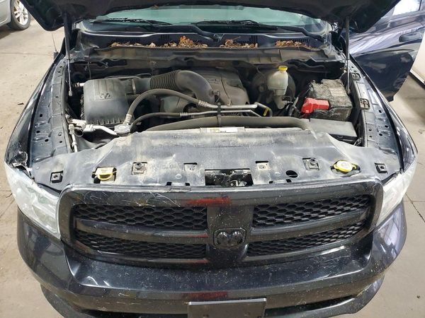 2015 RAM 1500 ST QUAD CAB 4X4