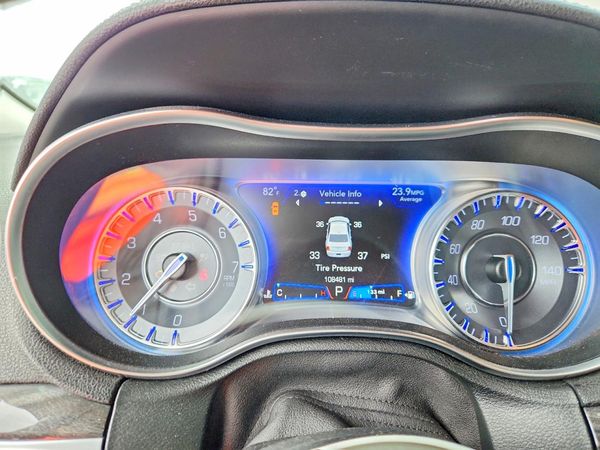 2019 CHRYSLER 300