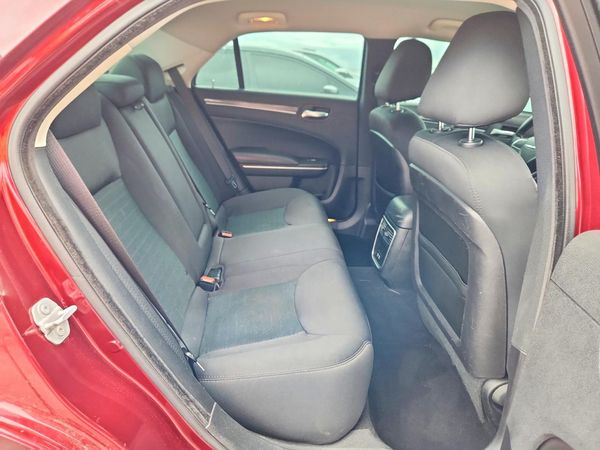 2019 CHRYSLER 300