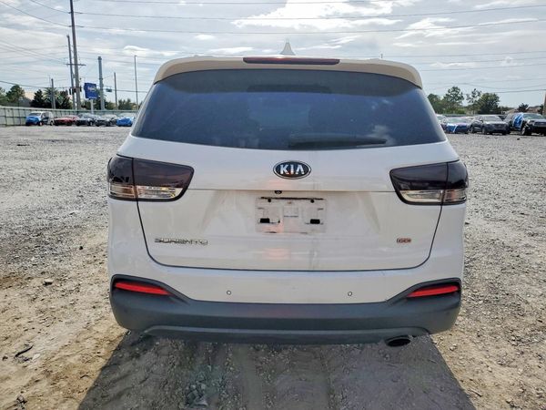 2016 KIA SORENTO L / LX