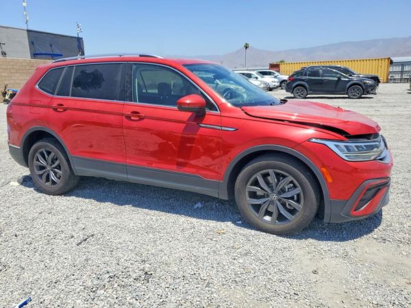 2022 VOLKSWAGEN TIGUAN 4Motion SE