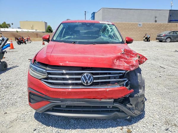 2022 VOLKSWAGEN TIGUAN 4Motion SE
