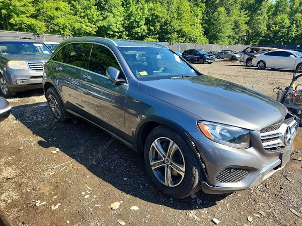 2018 MERCEDES-BENZ GLC-CLASS GLC300 — Passenger 3/4