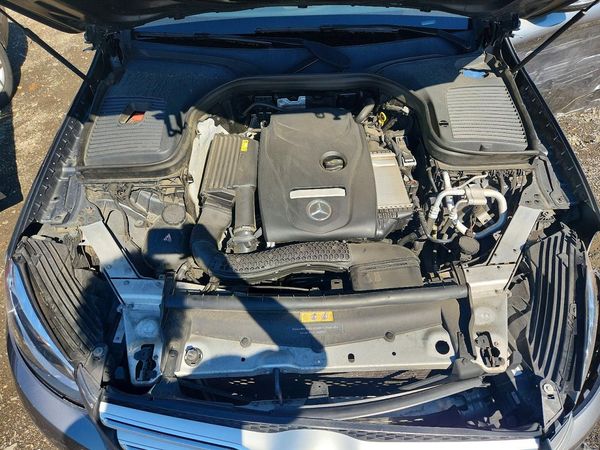 2018 MERCEDES-BENZ GLC-CLASS GLC300 — Engine bay
