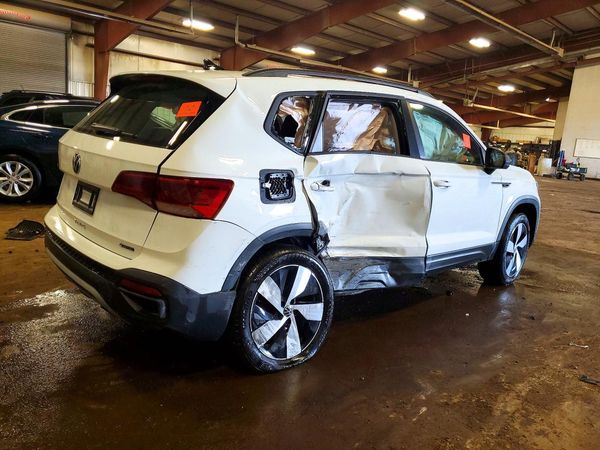 2024 VOLKSWAGEN TAOS 4Motion S