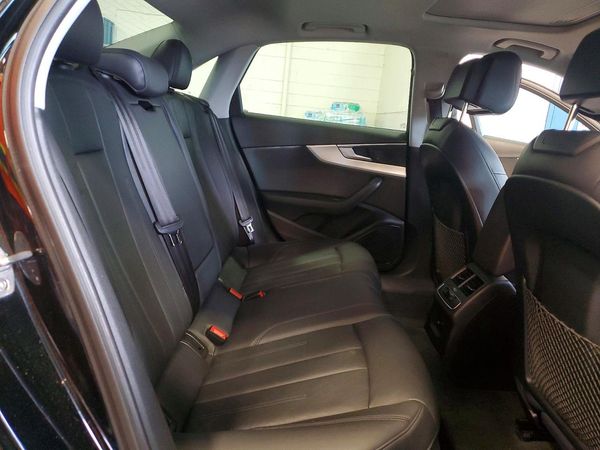 2017 AUDI A4 quattro Premium