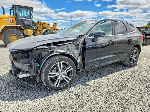 2018 VOLVO XC60 Momentum
