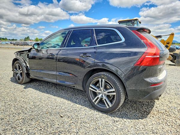 2018 VOLVO XC60 Momentum