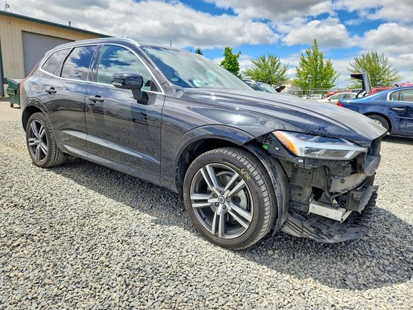 2018 VOLVO XC60 Momentum