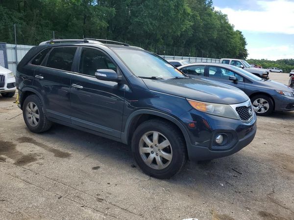 2013 KIA SORENTO Base / LX
