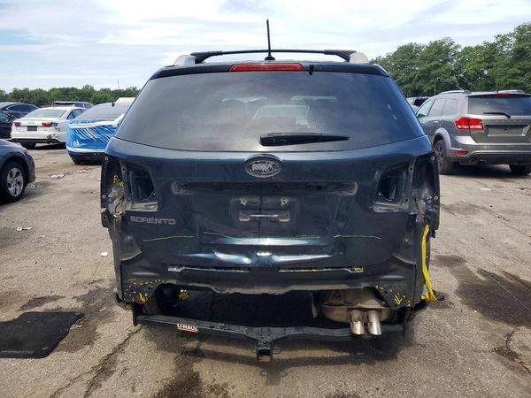 2013 KIA SORENTO Base / LX