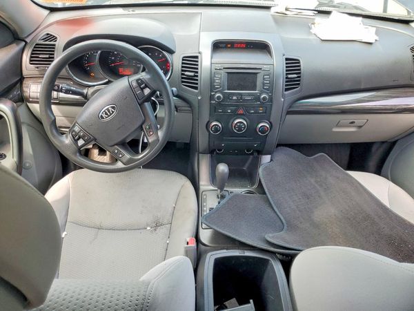 2013 KIA SORENTO Base / LX