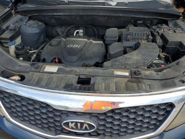 2013 KIA SORENTO Base / LX