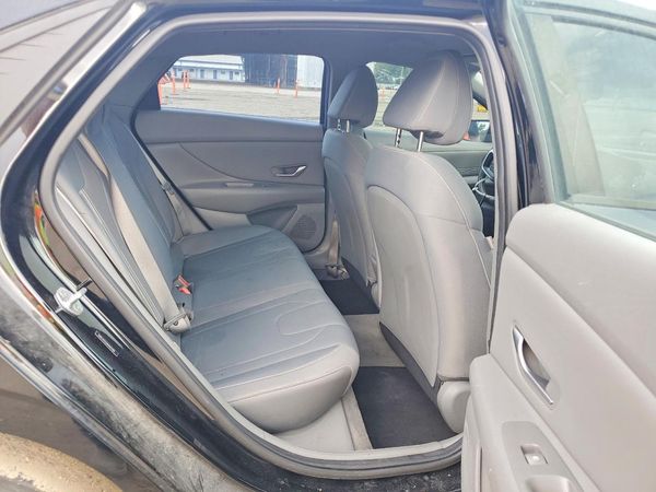 2022 HYUNDAI ELANTRA SEL w/Convenience Pkg