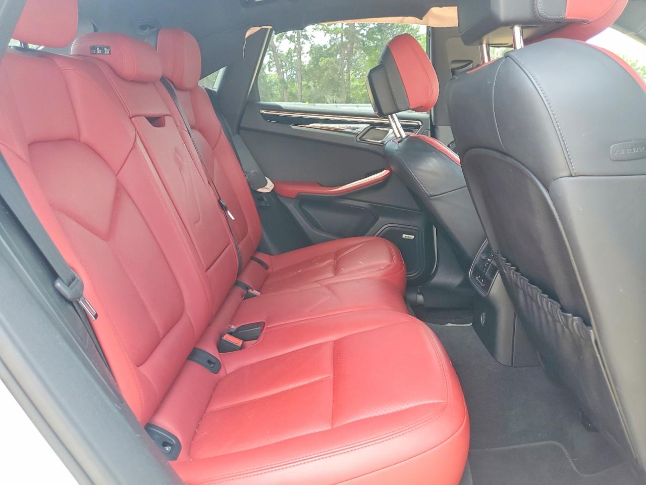 2019 PORSCHE MACAN