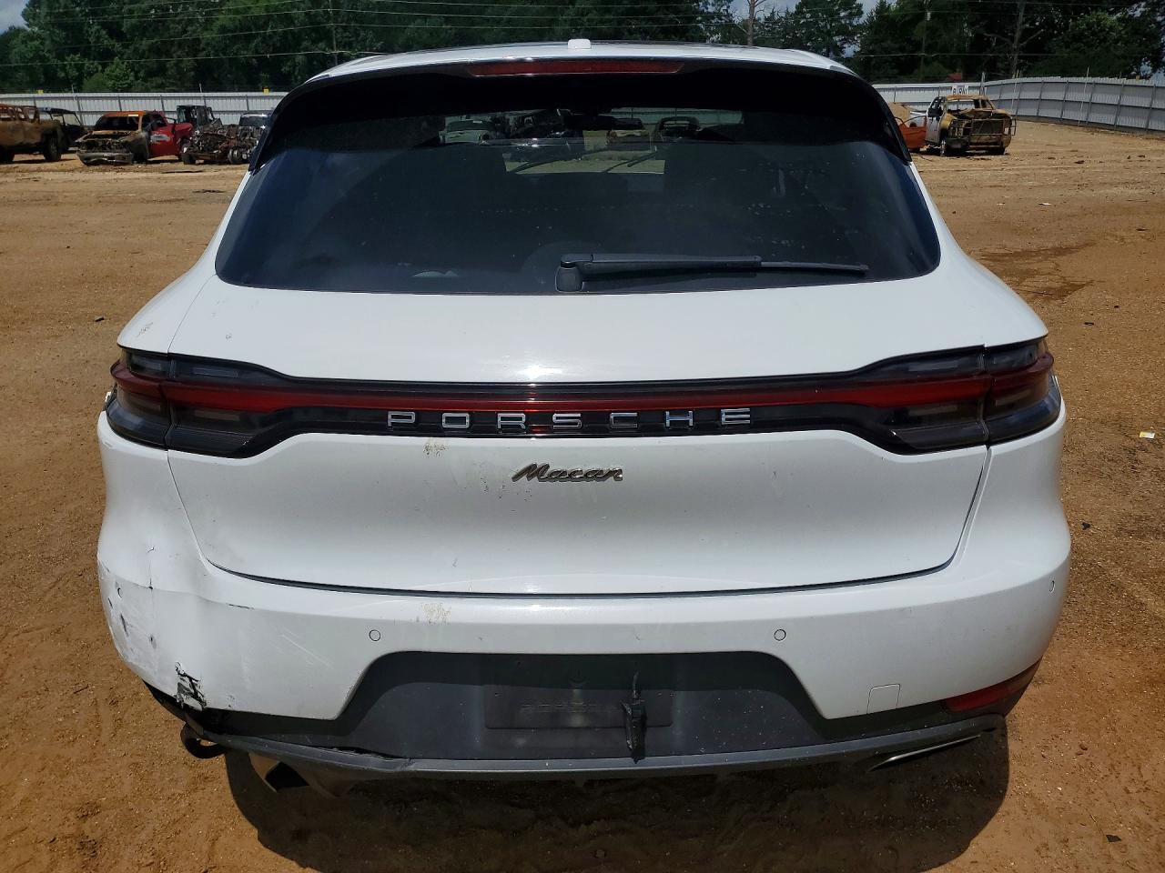 2019 PORSCHE MACAN
