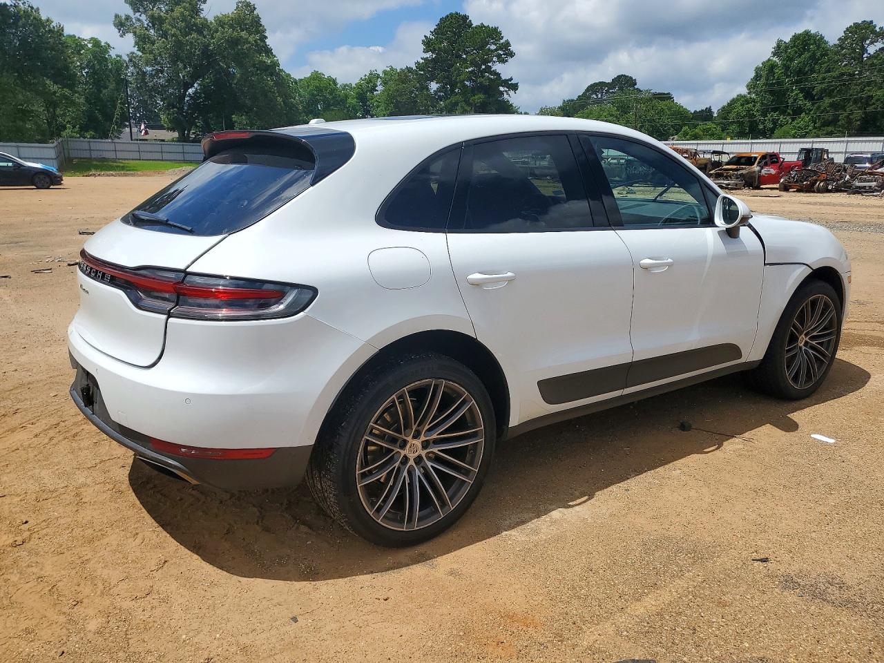 2019 PORSCHE MACAN