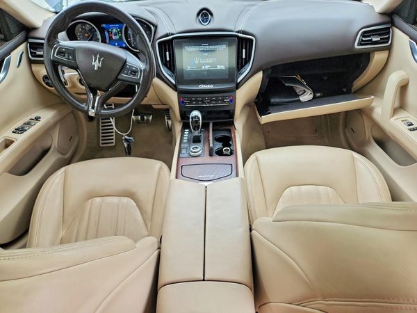 2017 MASERATI GHIBLI Luxury