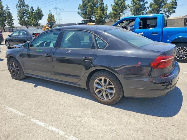 2018 VOLKSWAGEN PASSAT S, R-Line