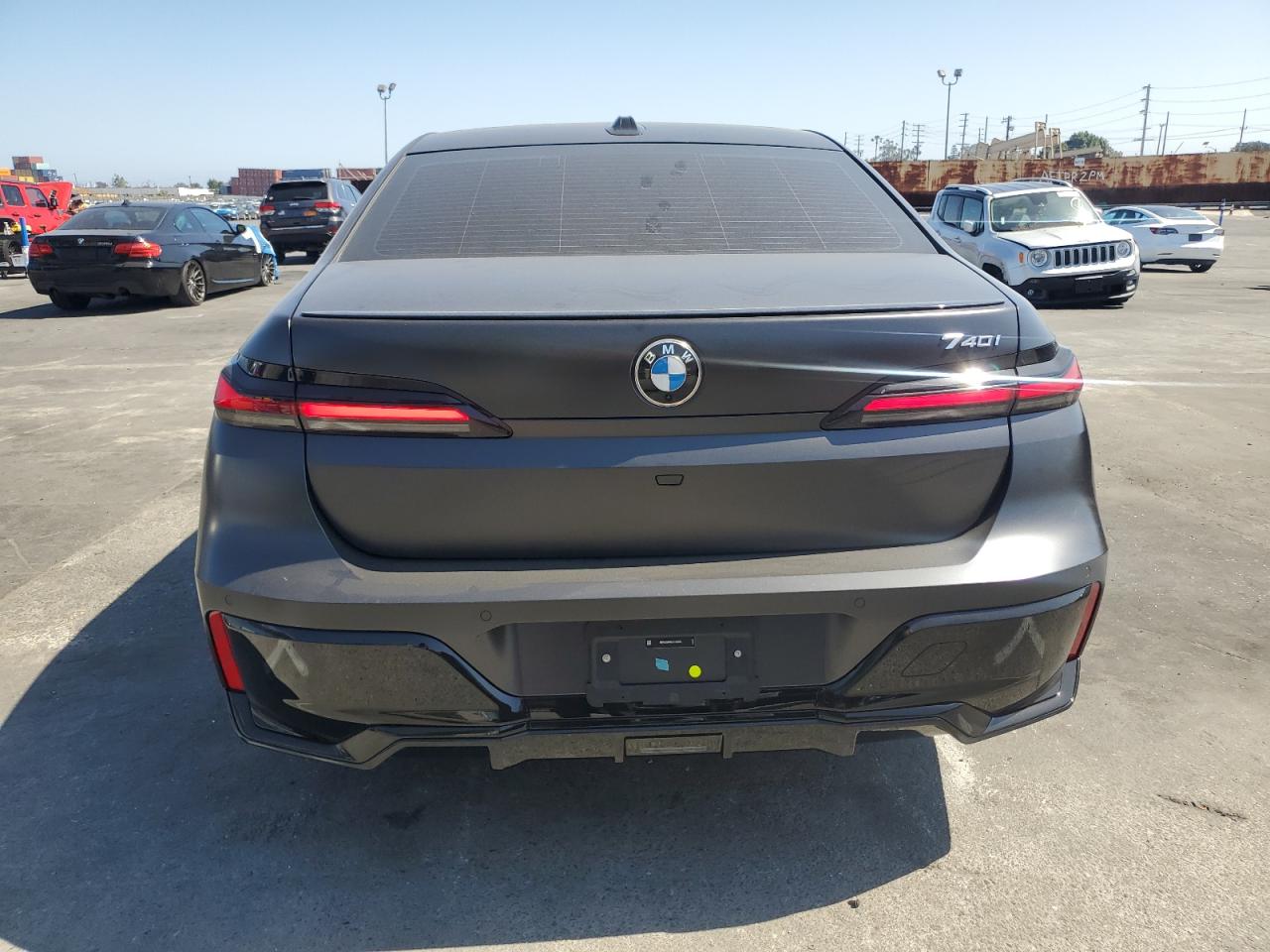 2025 BMW 740