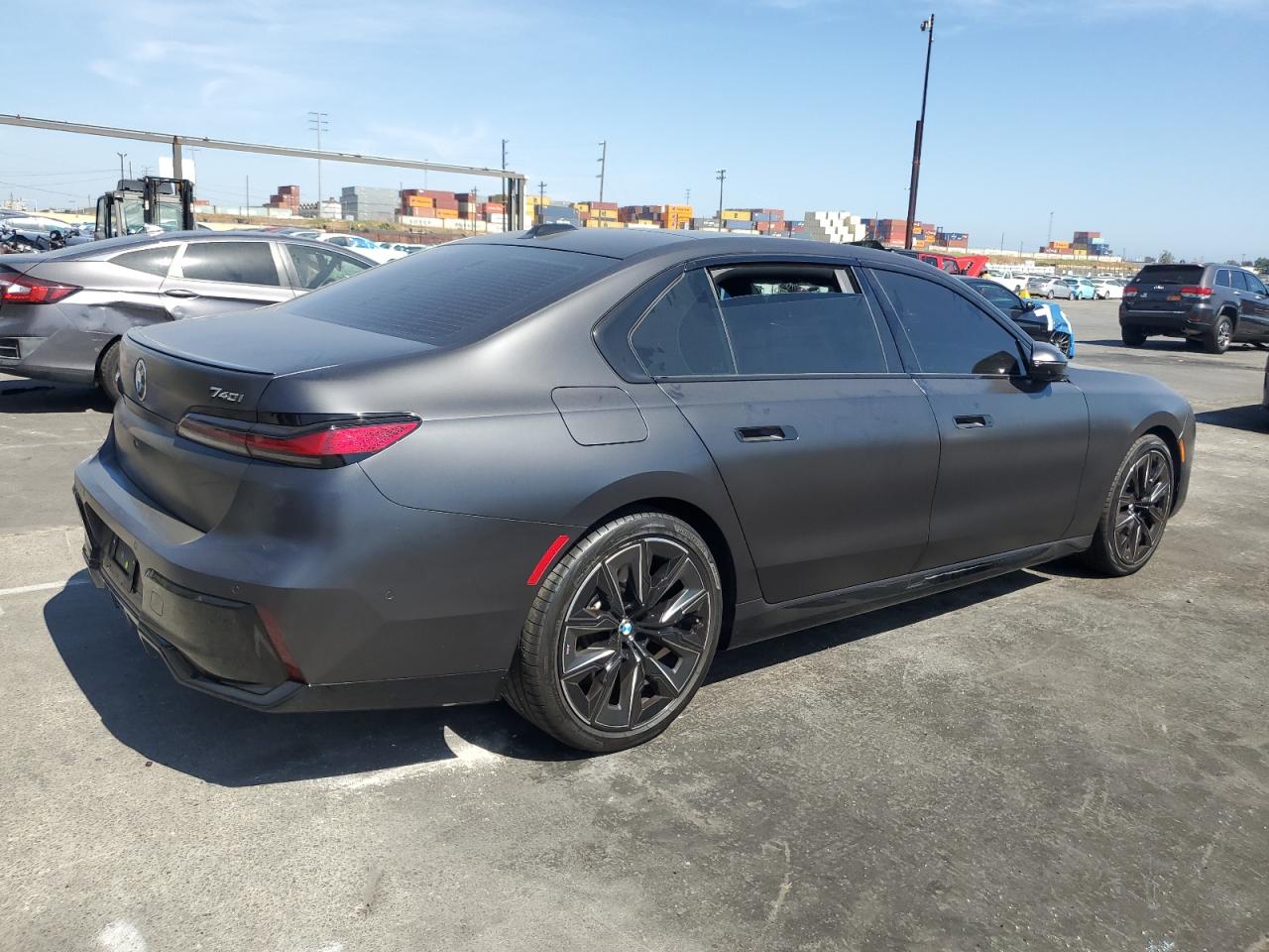 2025 BMW 740