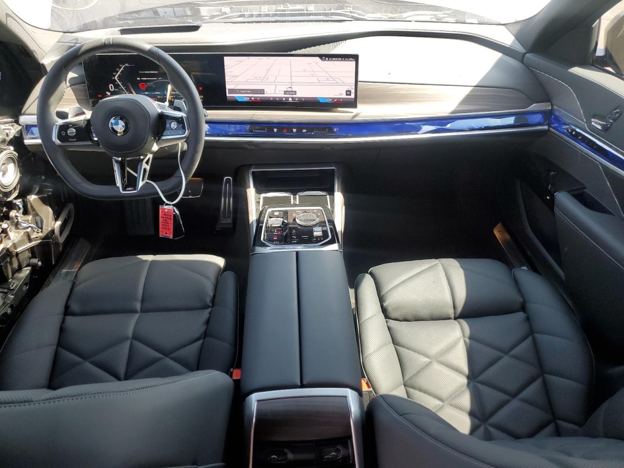 2025 BMW 740