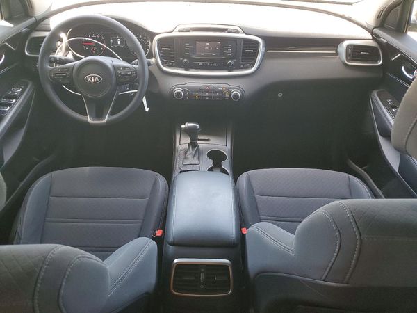 2017 KIA SORENTO L, LX