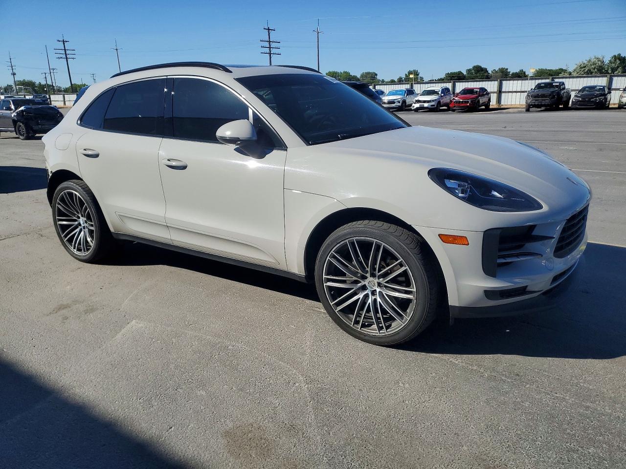 2020 PORSCHE MACAN