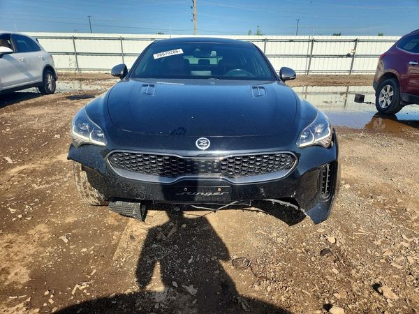 2019 KIA STINGER GT2