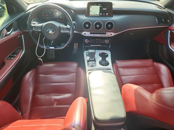 2019 KIA STINGER GT2