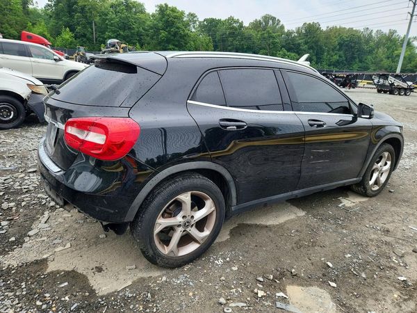 2018 MERCEDES-BENZ GLA GLA250