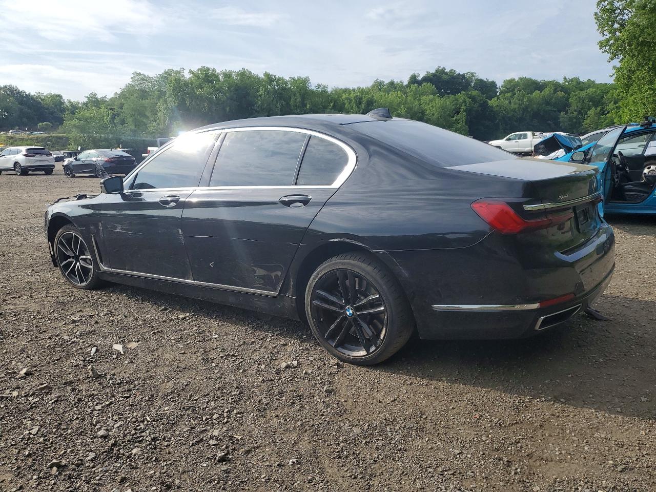 2022 BMW 750