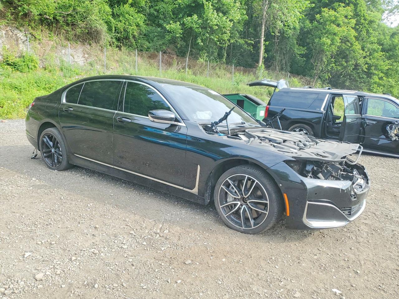 2022 BMW 750