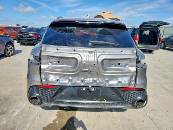 2022 GENESIS GV70