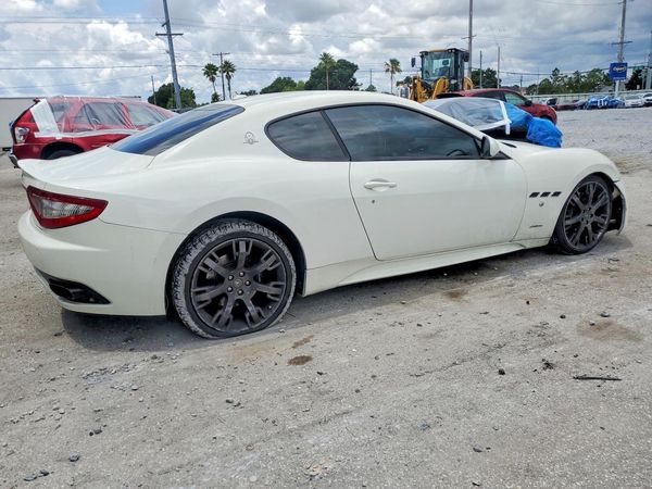 2015 MASERATI GRANTURISMO