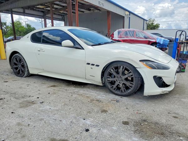 2015 MASERATI GRANTURISMO