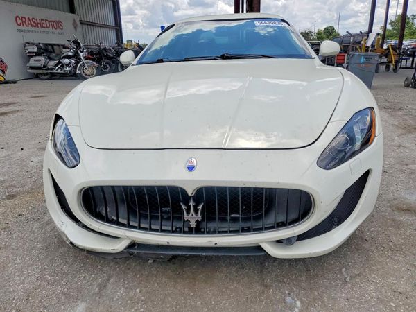 2015 MASERATI GRANTURISMO