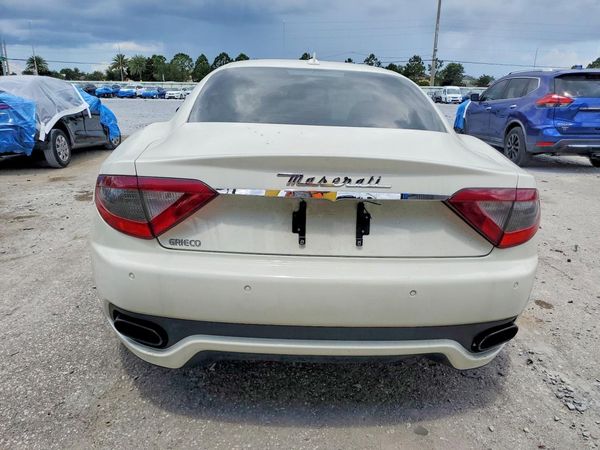 2015 MASERATI GRANTURISMO