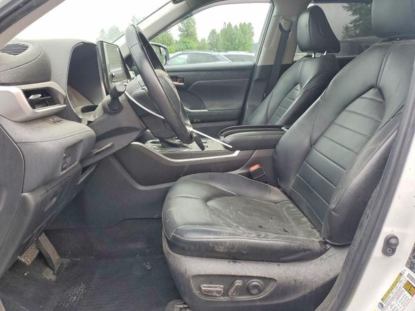 2023 TOYOTA HIGHLANDER — DENT