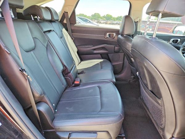 2025 KIA SORENTO
