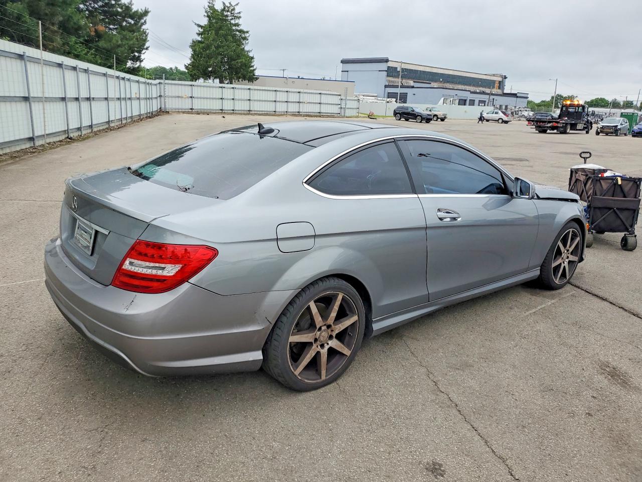 2015 MERCEDES-BENZ C C250
