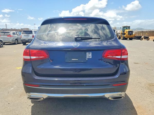 2016 MERCEDES-BENZ GLC